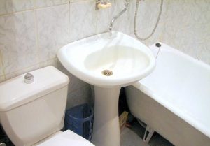 Установка раковины тюльпан в ванной в Томске